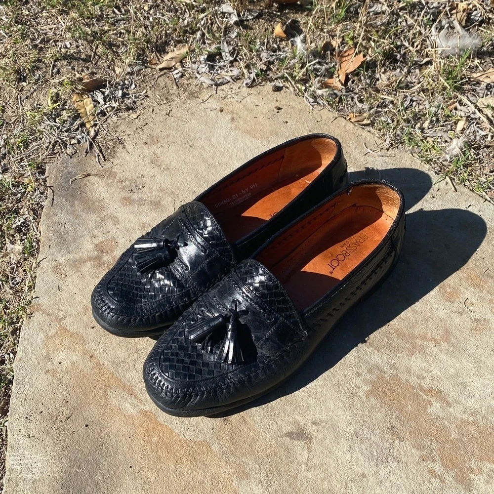 Brass boot loafers 9.5 woven leather upper pinch tassels comfort dress shoe corp